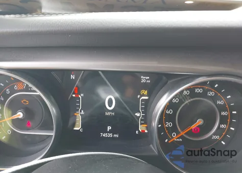 2020 Jeep Wrangler Unlimited Sahara z USA, uszkodzony, nr VIN 1C4HJXEN5LW115496